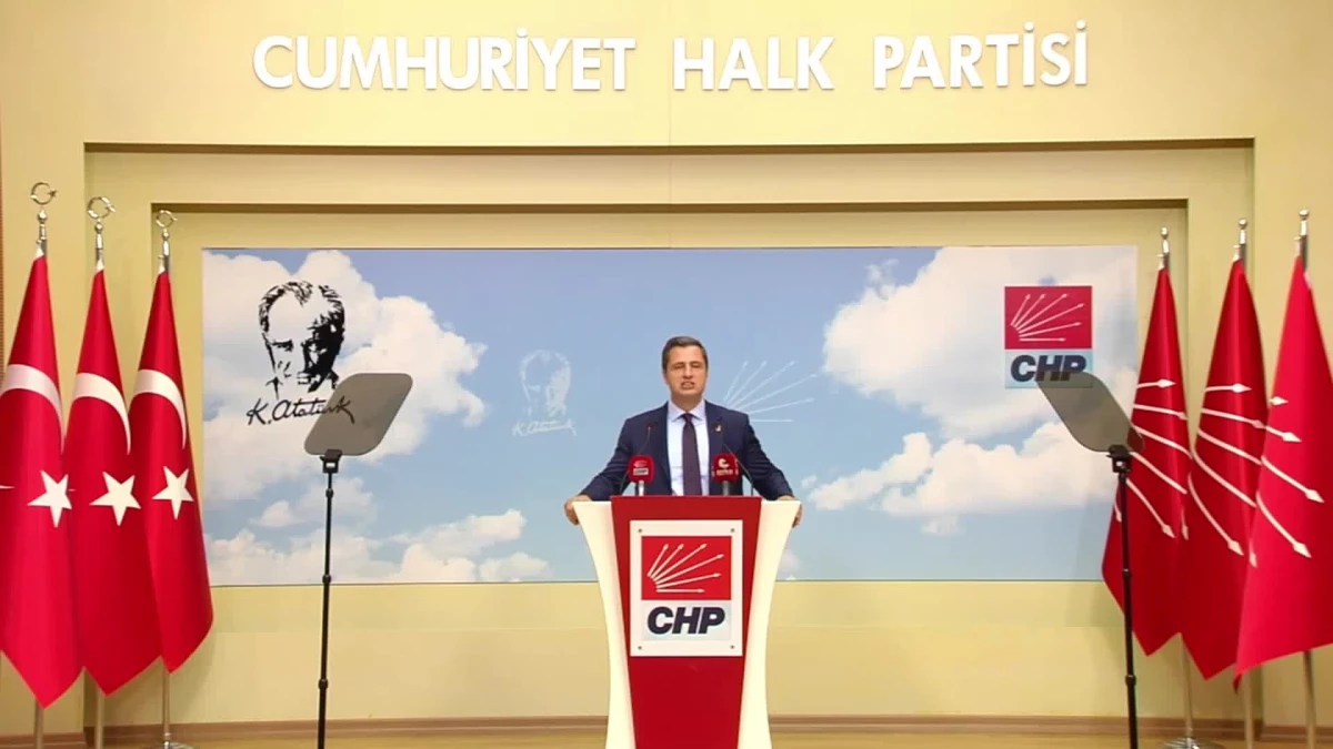 Deniz Yücel’den Bakan Şimşek’e: “Moody’s Kredi Notumuzu Yükseltince Ayşe Teyzenin Tenceresi Kaynamıyor, Ahmet Amcanın Borçları Bitmiyor”